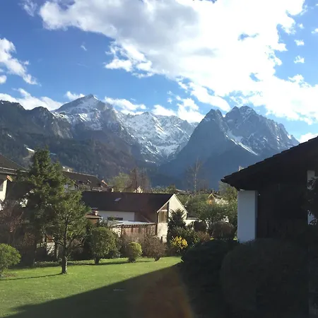 Platzhirsch 아파트 *