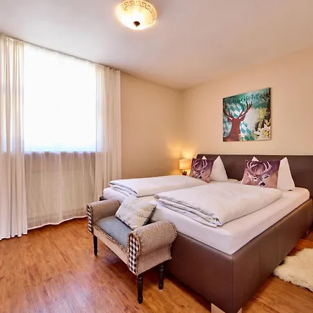 Platzhirsch Apartment *